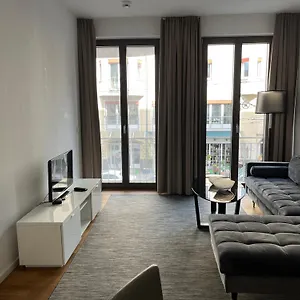 modern-apartment-in-mitte.find-berlin-hotels.com/